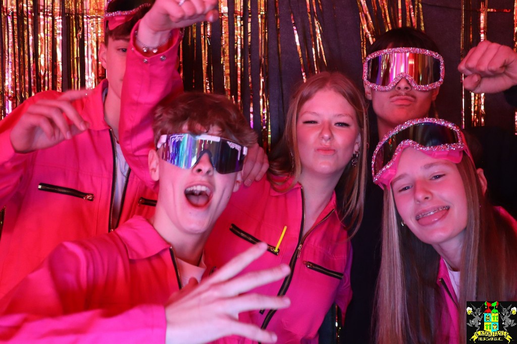 ../Images/Jeugd Opwarmbal Photobooth 150.jpg